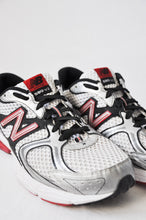 Load image into Gallery viewer, New Balance 580 v2 Silver Sneakers | Size M10.5