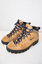 Load image into Gallery viewer, Vintage Nike ACG Hiking Boots | Size W8/8.5