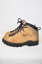 Charger l&#39;image dans la galerie, Vintage Nike ACG Hiking Boots | Size W8/8.5