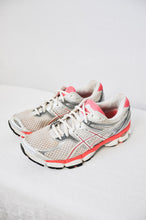 Load image into Gallery viewer, Asics Gel-Cumulus 14 Silver Sneakers | Size W9