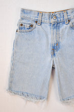 Charger l&#39;image dans la galerie, Vintage Levi&#39;s Jean Shorts | Youth 6