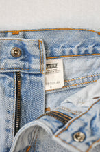 Charger l&#39;image dans la galerie, Vintage Levi&#39;s Jean Shorts | Youth 6
