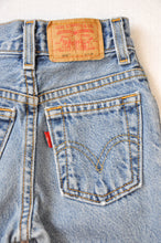 Load image into Gallery viewer, Vintage Levi&#39;s 550 Jeans | Toddler 5