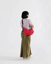 Charger l&#39;image dans la galerie, Medium Nylon Crescent Bag | Candy Apple