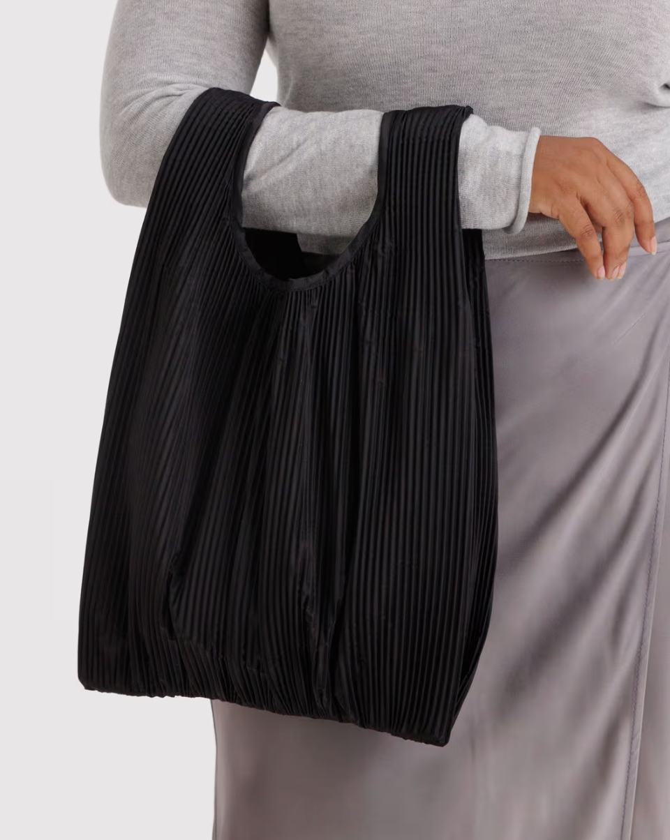 Pleated Baggu | Black