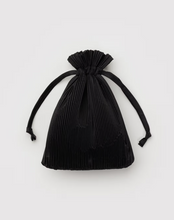 Load image into Gallery viewer, Pleated Baggu | Black