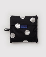 Load image into Gallery viewer, Big Baggu | Silver Metallic Polka Dot