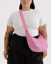 Charger l'image dans la galerie, Medium Nylon Crescent Bag | Dancing Star