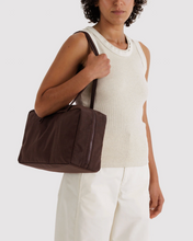 Charger l'image dans la galerie, Medium Nylon Bowler Bag | Coffee
