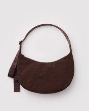 Charger l'image dans la galerie, Medium Nylon Crescent Bag | Coffee