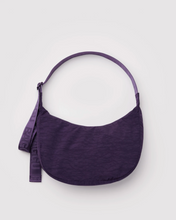 Charger l'image dans la galerie, Medium Nylon Crescent Bag | Fig