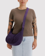 Charger l'image dans la galerie, Medium Nylon Crescent Bag | Fig