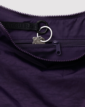 Charger l'image dans la galerie, Medium Nylon Crescent Bag | Fig