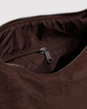 Charger l'image dans la galerie, Nylon Meringue Bag | Coffee