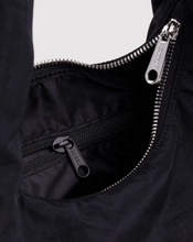 Charger l'image dans la galerie, Small Nylon Meringue Bag | Black