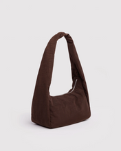 Charger l'image dans la galerie, Small Nylon Meringue Bag | Coffee