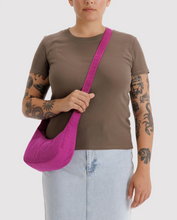 Charger l'image dans la galerie, Small Nylon Crescent Bag | Deep Fuschia
