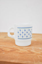 Load image into Gallery viewer, Termocrisa Milk Glass Grapes Mug