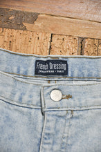 Load image into Gallery viewer, Vintage Denim Cutoffs | Size 31