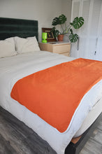 Load image into Gallery viewer, Organic Cotton + Sherpa Bed Runner