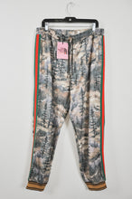 Load image into Gallery viewer, The North Face x Gucci Pants | XL