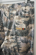 Load image into Gallery viewer, The North Face x Gucci Pants | XL